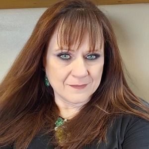 Meet your Posher, Deborah